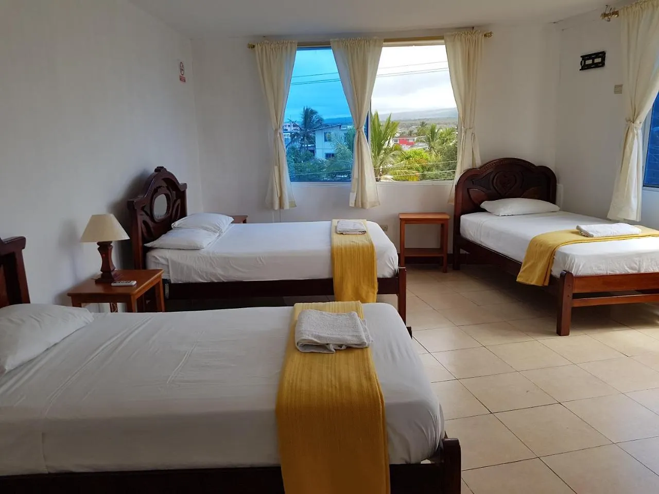 Gloria - Galapagos Inn Пуэрто-Айора Эквадор