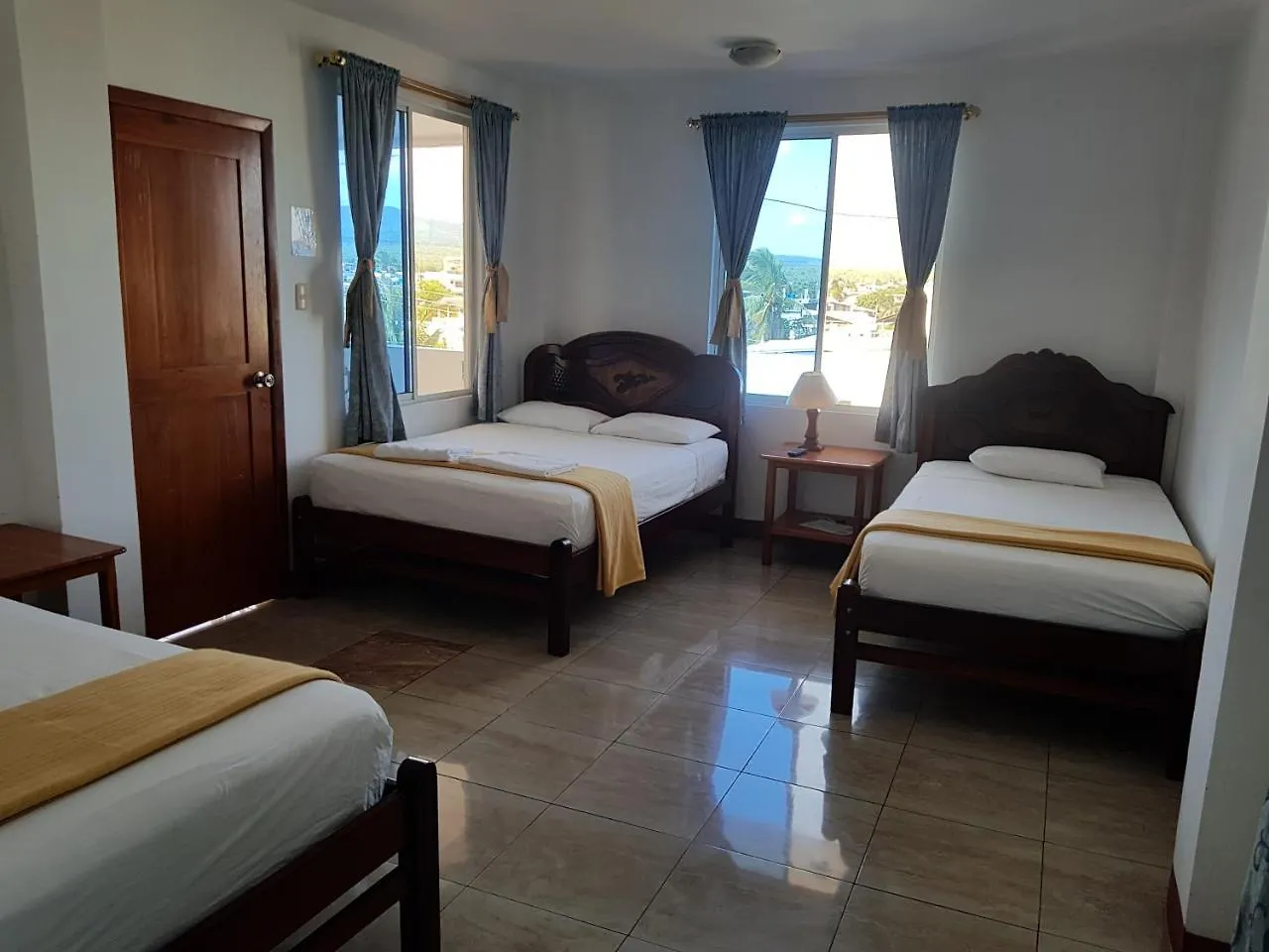 Gloria - Galapagos Inn Пуэрто-Айора Гостевой дом