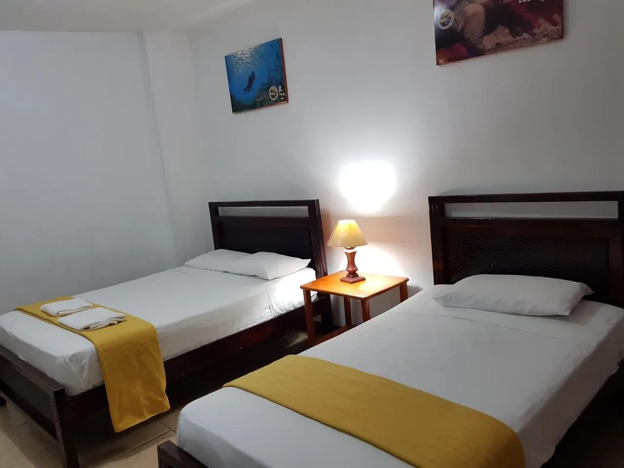 Gloria - Galápagos Inn Puerto Ayora Vendégház